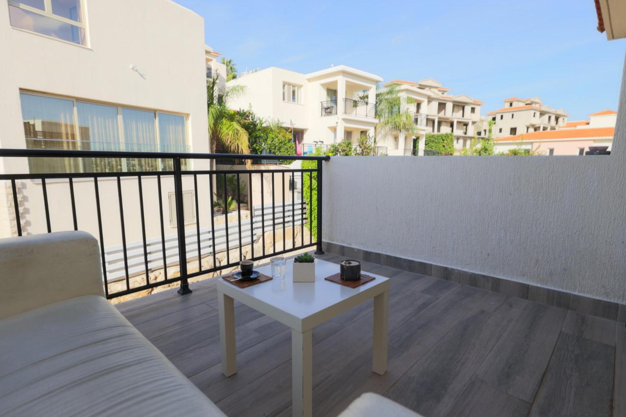 Eden Blue-Horizon 1B, Paphos, Sea View, Pool Lejlighed Konia Eksteriør billede